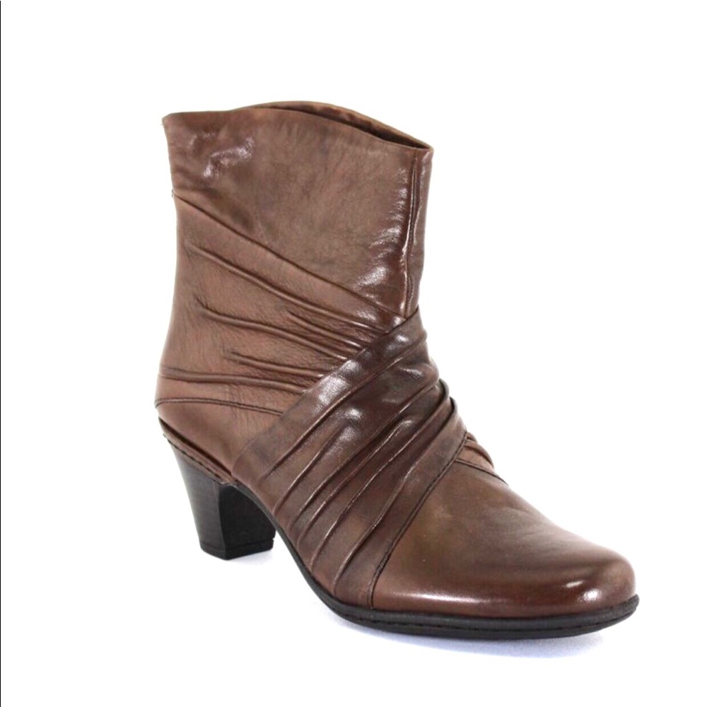 NIB - Cobb Hill Shannon Ankle Boots